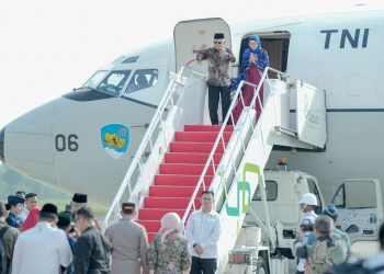 Gubernur Mahyeldi Beserta Istri Lepas Keberangkatan Wapres RI, Setelah 2 Hari Kunker di Sumbar