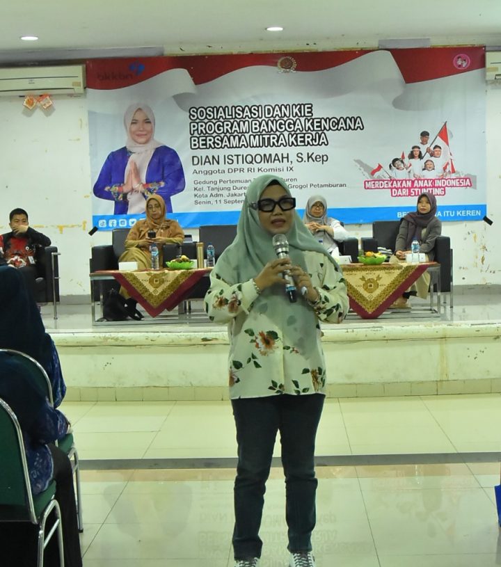 Bebaskan dari Stunting, Dian Istiqomah Gelar Sosialisasi dan KIE Bersama BKKBN di GOR Tanjung Duren