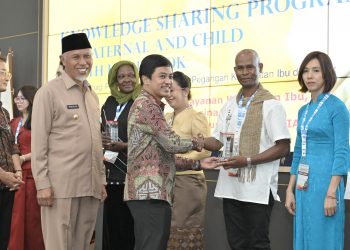 Sembilan Negara Menyigi Penerapan Buku KIA di Sumbar