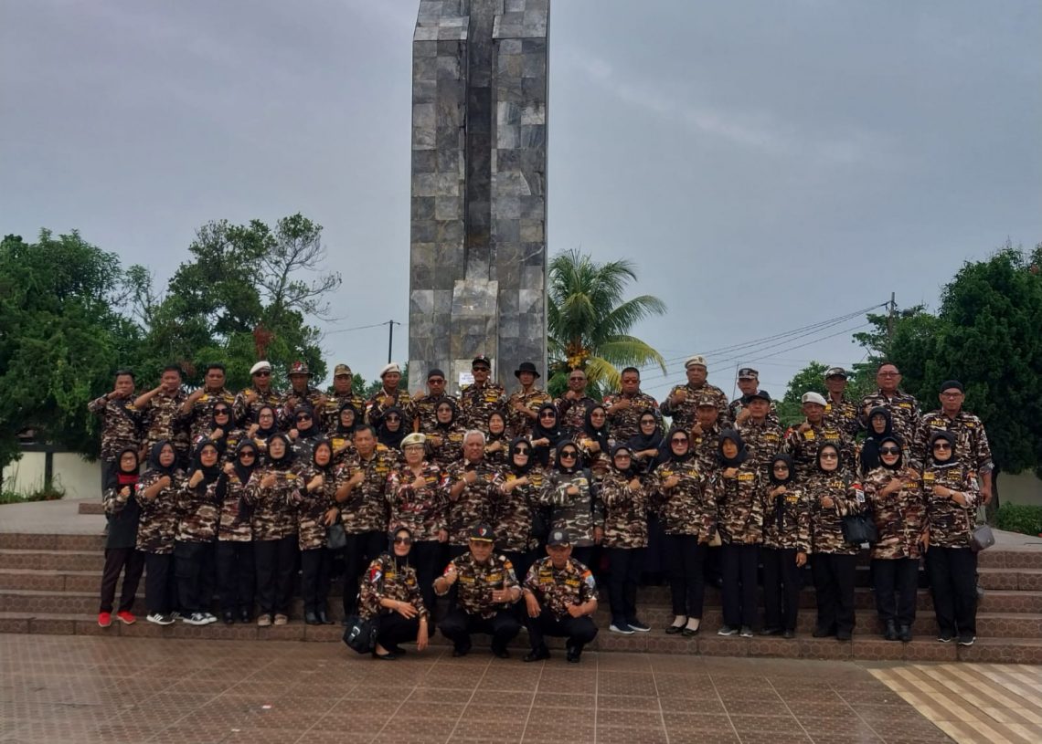 Peringati HUT yang ke-45, PD III FKPPI Sumbar Ziarah Tabur Bunga di Taman Makam Pahlawan