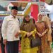Gubernur Mahyeldi dan Ketua Dekranasda Sumbar Sambangi Pelaku UMKM di Pameran Kriyanus 2023