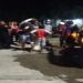 Warga Kampung Jambak RW 3 Kelurahan Koto Lalang Goro Tambal Lobang-lobang Jalanan
