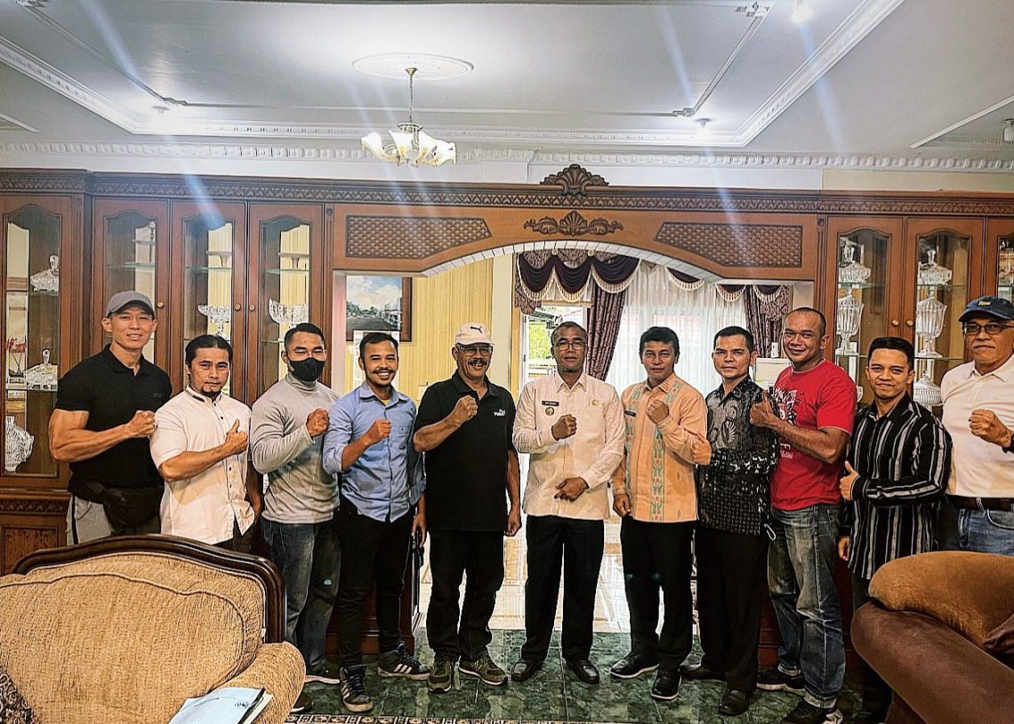 Wako ke Edwar DF: Atlet Juara PBFI Harus dari Payakumbuh