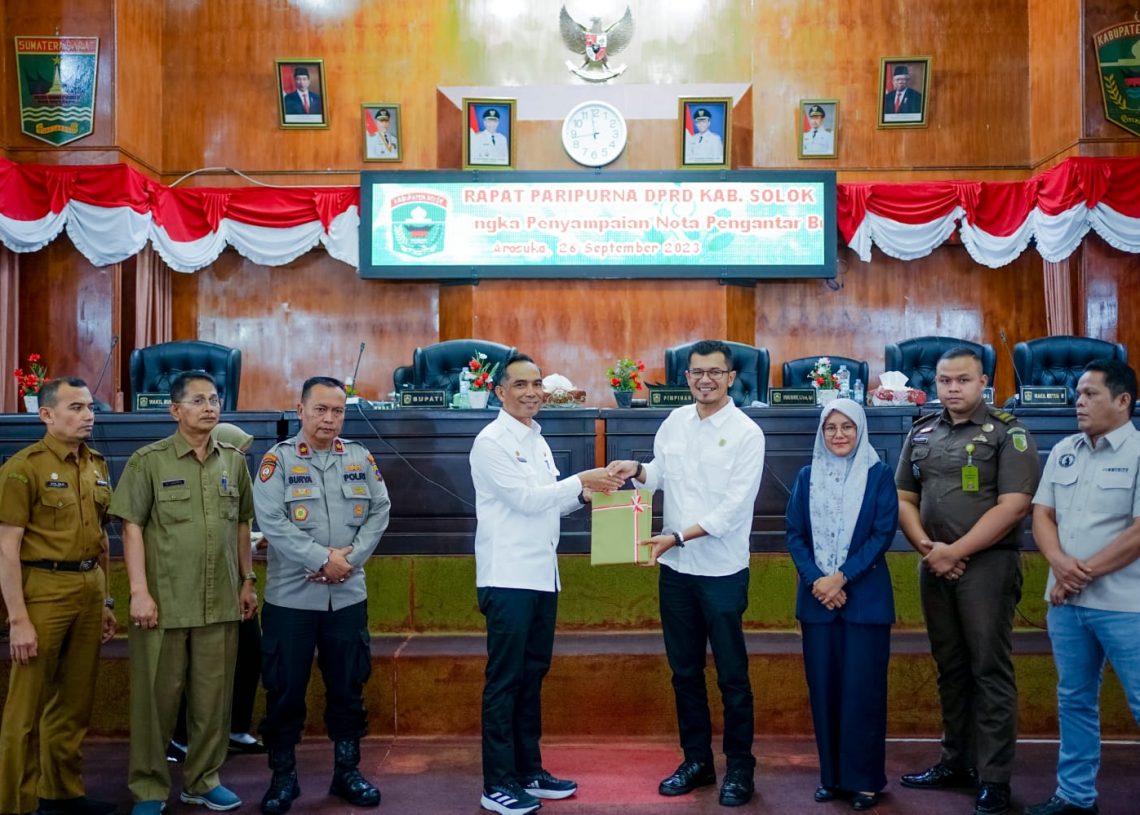 Terkait Ranperda Pajak Retribusi Daerah dan RPPLH, DPRD Kab. Solok Gelar Rapat Paripurna