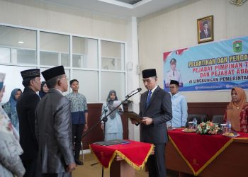 Sekdakab Solok Lantik Pejabat Pimpinan Pratama dan Administrator