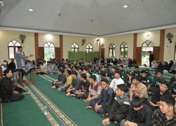 Motivasi Siswa SMA IT Darul Hikmah, Gubernur Mahyeldi Ajak Persiapkan Diri Jadi Pelopor Kemajuan Bangsa