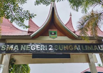 Gila, SMAN 2 Sungai Limau Embat Zakat Baznas Siswa Miskin