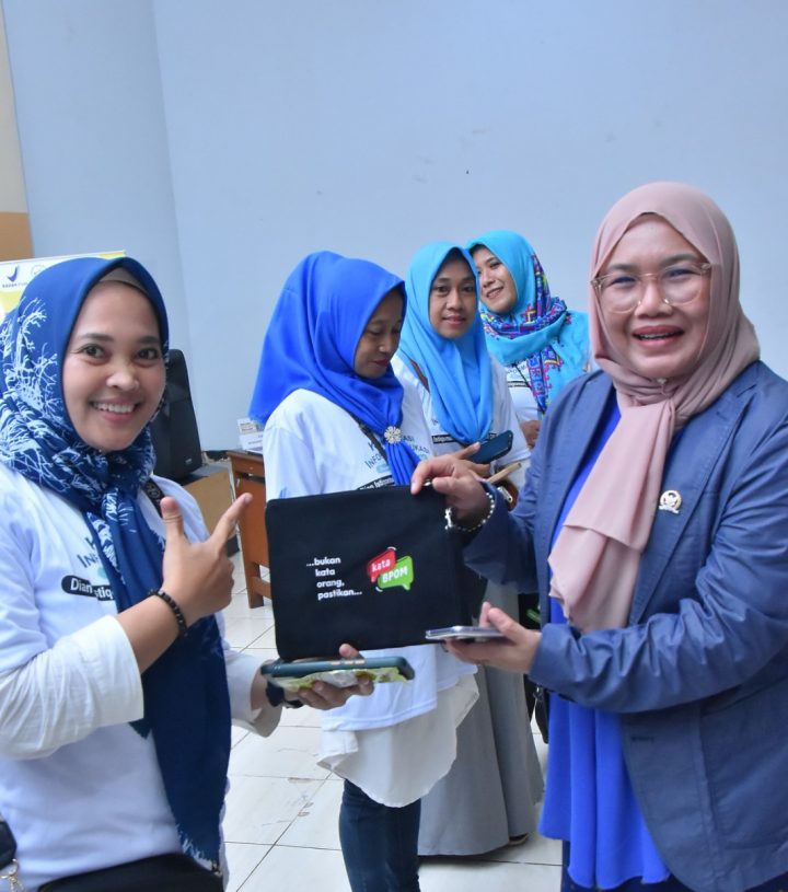 Berikan Edukasi, DPR RI Dian Istiqomah S.Kep Gelar Sosialisasi Bersama BPOM