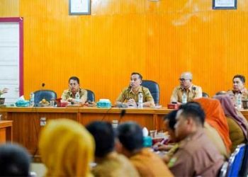 Sekda Medison Pimpin Rakor Penanganan Karhutla