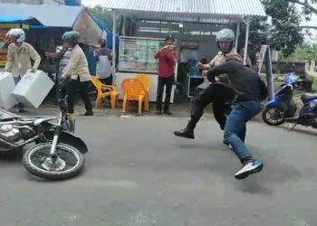 Kalah Pemilu, Massa di Pasaman Barat Brutal Kepung Kantor KPU