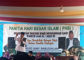 Ustadz Solahudin Bakar Semangat Ukhuwah Jama’ah pada Maulid Nabi Muhammad SAW di Pekon Hanakau