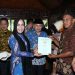 Legislator DPR-RI Rezka Oktoberia Bersama ATR/BPN, Serahkan Puluhan Sertifikat PTSL di Agam