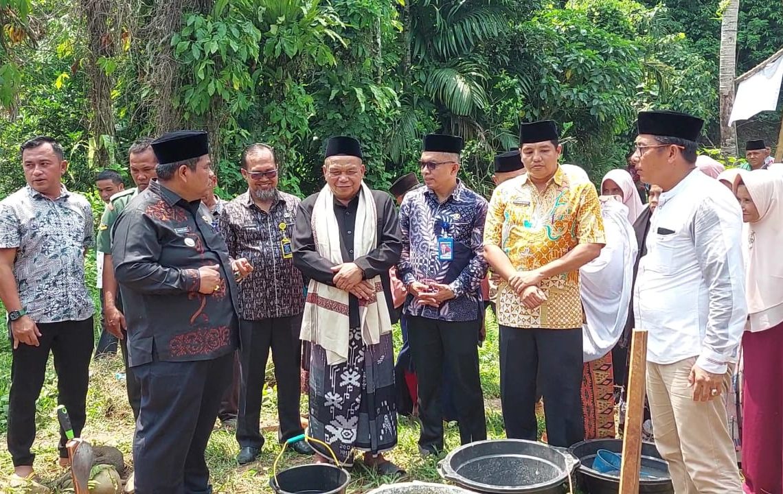Bupati Wujudkan Pembanguan MCK dan Gedung Serbaguna di Ponpes Madinatul Ilmi Islamiyyah Tk. Jalalen
