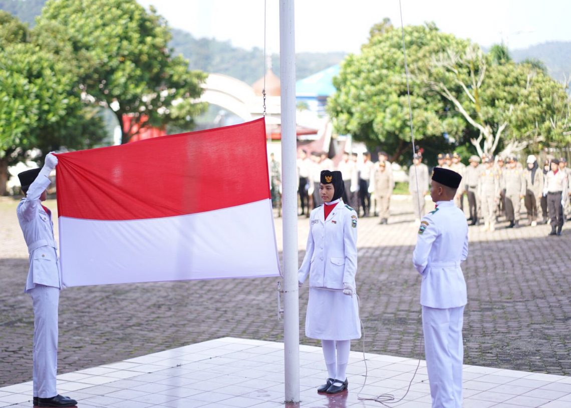 Bersama Forkopimda, Bupati Epyardi Ikuti Upacara Peringatan Hari Pahlawan ke 78
