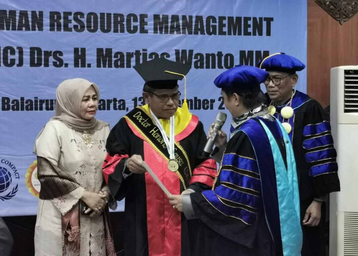 Penuh Prestasi, Sekda Martias Wanto Raih Gelar Doktor Kehormatan dari UIPM Malaysia