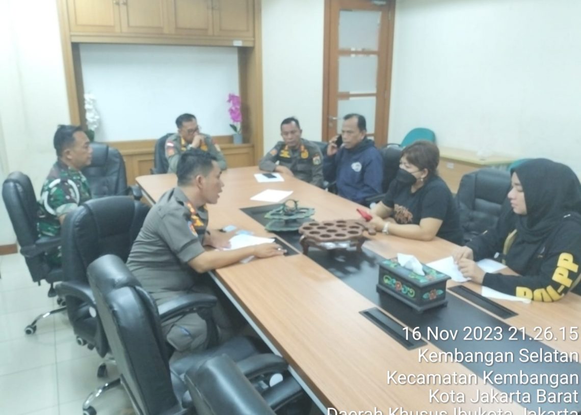 Diduga Sarang Prostitusi Online, Satpol PP Jakarta Barat Grebek Kosan Laguna Residence