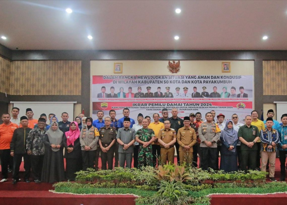 Pj Wali Kota Tanda Tangani Berita Acara Keputusan Bersama APBD Bersama DPRD Kota Payakumbuh