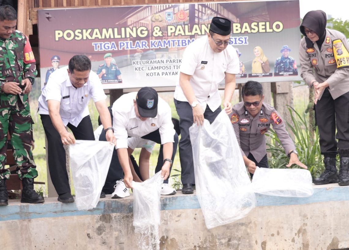 Pj. Wali Kota Payakumbuh Resmikan Poskamling dan Palanta Baselo Tiga Pilar Kamtibmas Presisi