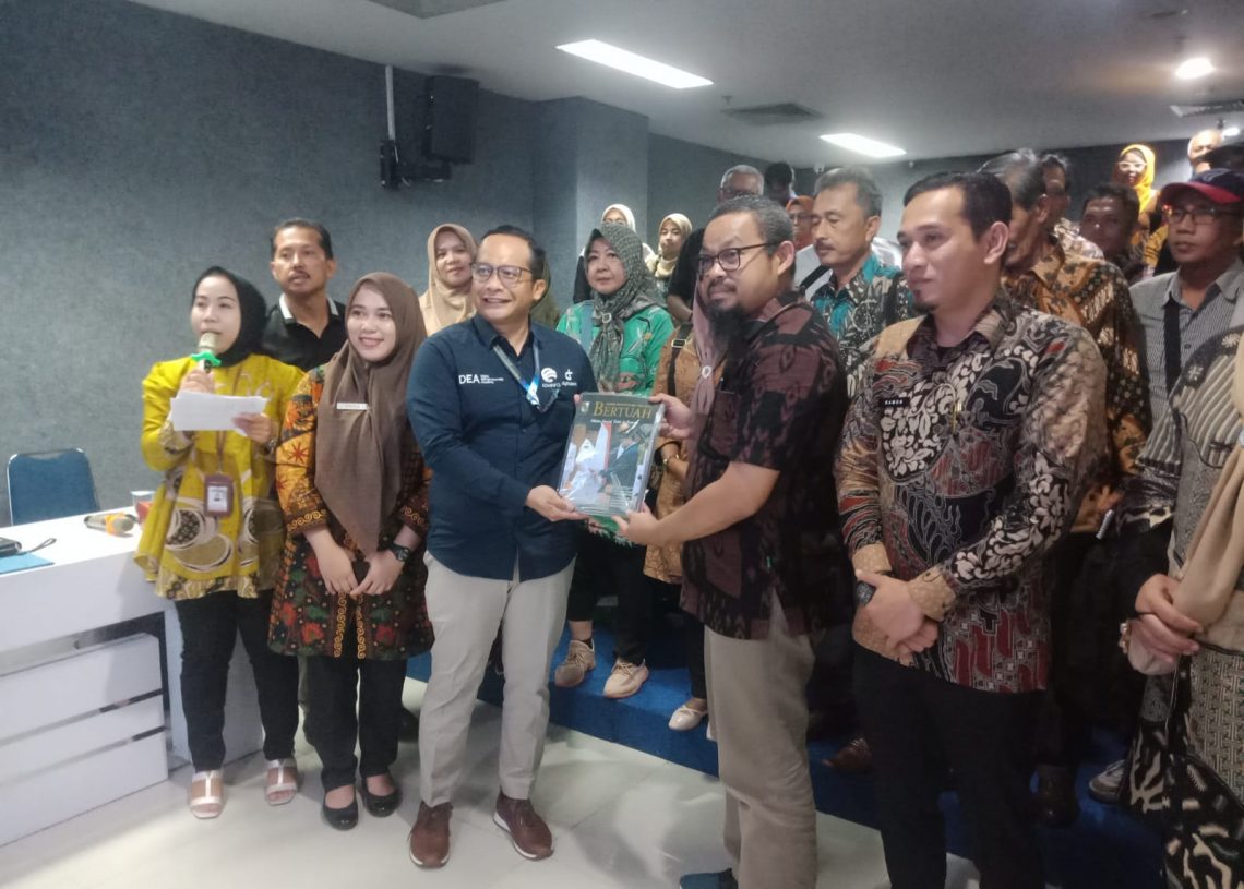 Studi Pers ke Pekanbaru Kominfo dan Wartawan Bukittinggi ke Riau: Kota Seusianya yang Sudah Metropolitan