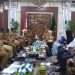 Bupati Terima Audiensi Rencana Aksi Daerah Pembangunan Berketahanan Iklim PKBI Sumatera Barat