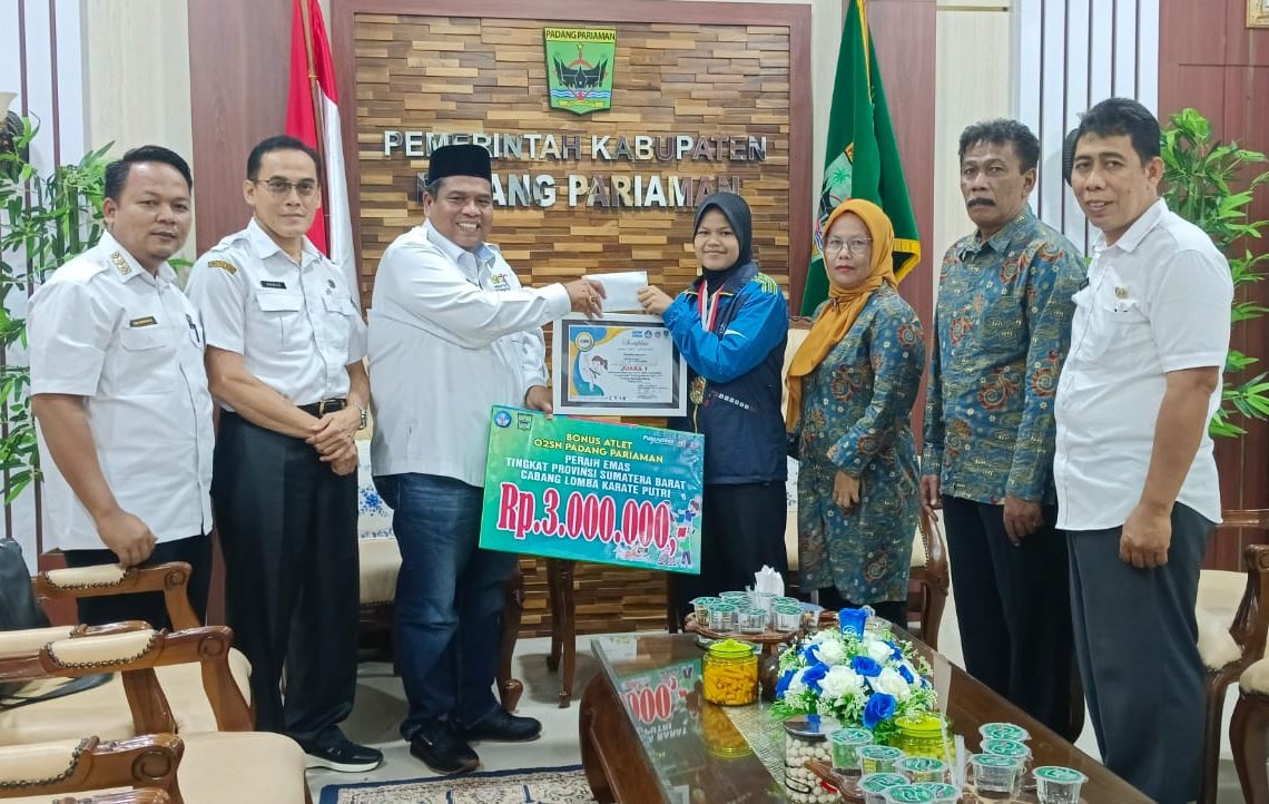 Raih Medali Emas di Ajang O2SN Tingkat Provinsi Sumatera Barat, Bupati Berikan Reward