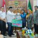 Raih Medali Emas di Ajang O2SN Tingkat Provinsi Sumatera Barat, Bupati Berikan Reward