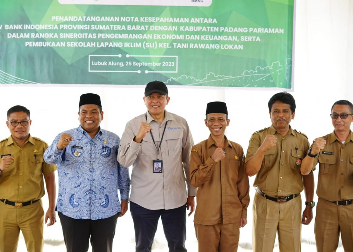 Pemkab Padang Pariaman Selenggarakan Sekolah Lapang Iklim Bagi Kelompok Tani Rawang Lokan