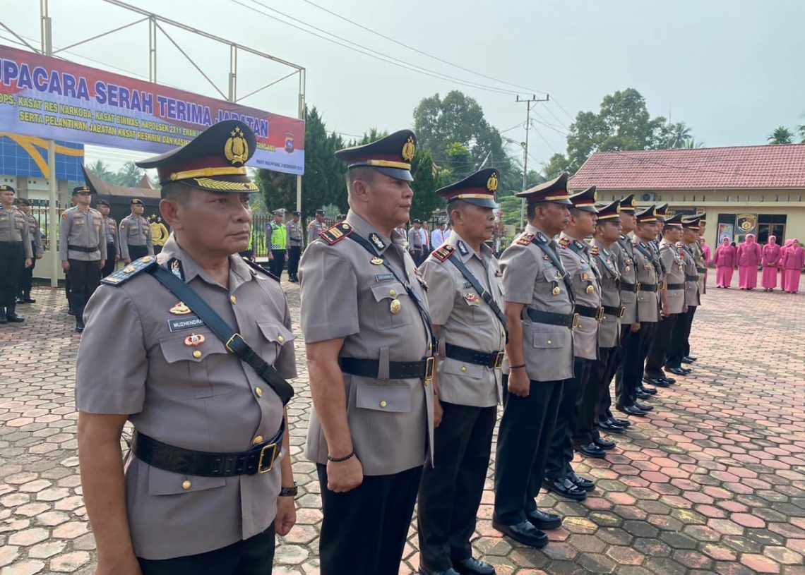 Polres Padang Pariaman Gelar Sertijab PJU dan Kapolsek