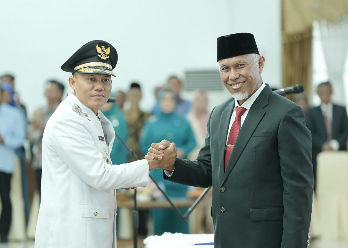 Lantik Sabar AS sebagai Bupati Pasaman, Gubernur Mahyeldi Harap Target Pembangunan Segera Direalisasikan