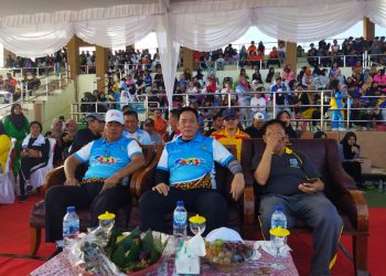 Ribuan Warga Padati Stadion Mini Kota Muara Dua, Meriahkan Jalan Sehat Kabupaten Oku Selatan ke-20