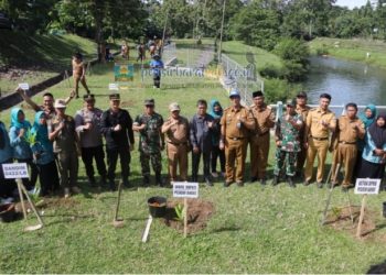 Wakil Bupati Zulqoini Syarif Hadiri Tanam 1000 Pohon di Pakunegara