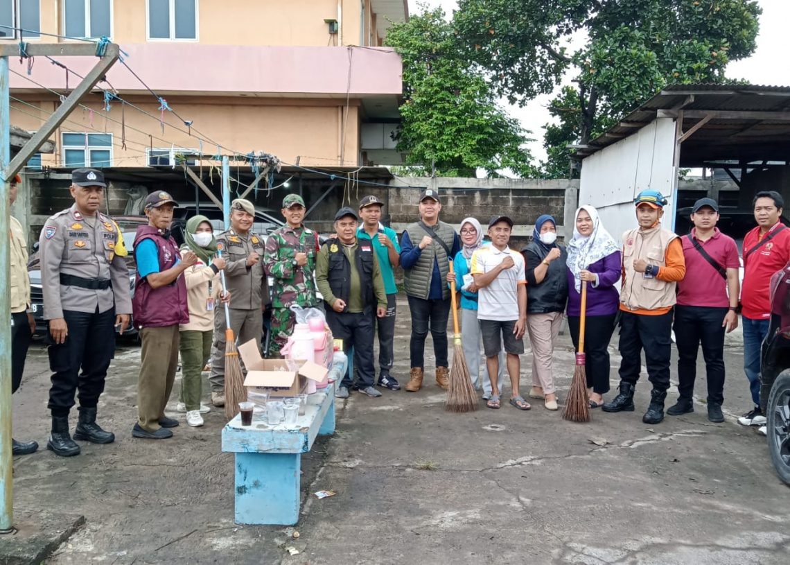 3 Pilar Bersama Warga Kalideres Jakarta Barat, Gelar Kerja Bakti Tingkatkan Kebersihan Lingkungan