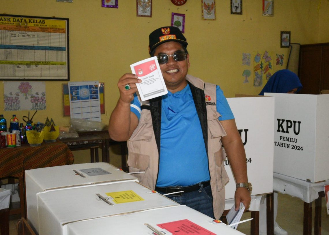 Bupati Suhatri Bur Berikan Hak Suara pada Pemilu Serentak 2024