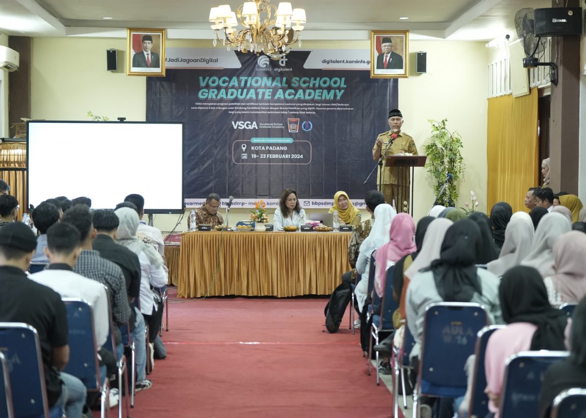 Gubernur Mahyeldi Imbau Orang Tua Biasakan Ajak Anak Rutin ke Masjid