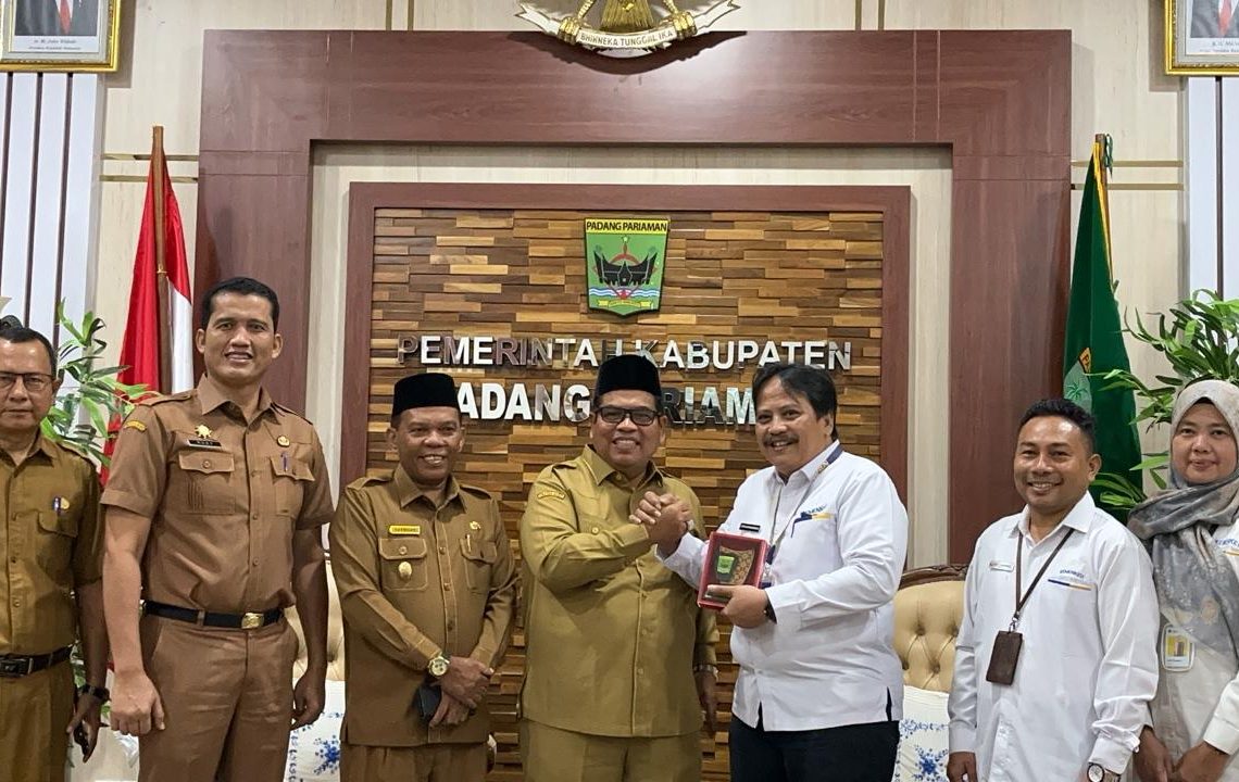 Dikunjungi Kakan KPP Pratama I Padang, Suhatri Bur Ajak Seluruh ASN Laporkan SPT Tahunan