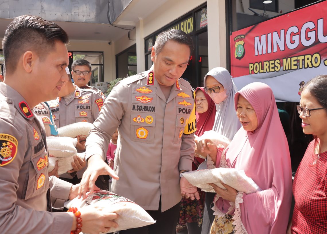 Sambut Bulan Suci Ramadhan, Polsek Cengkareng Bagi-bagi Santunan Anak Yatim dan Beras Gratis untuk Masyarakat