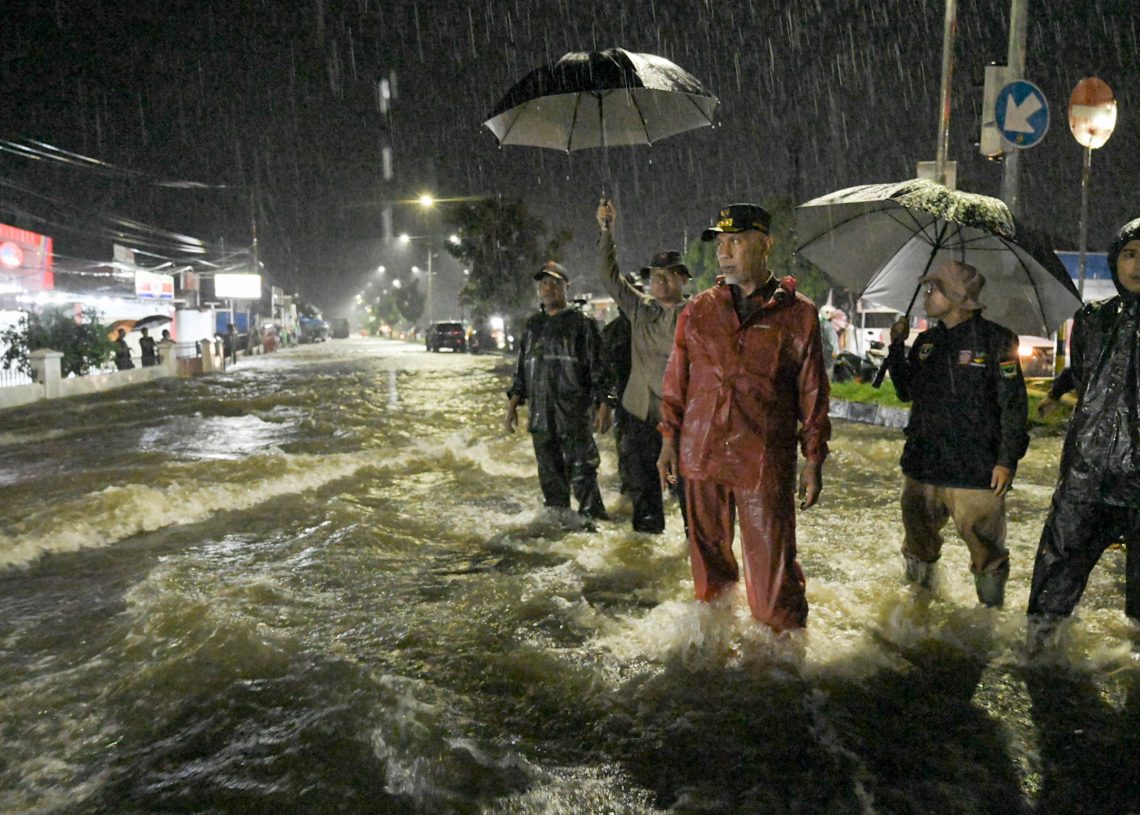 Pemprov Sumbar Buka Dapur Umum Bantu Konsumsi Korban Banjir