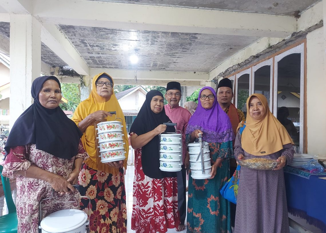 Jamaah Masjid Taqwa Sambut Tim Ramadhan VII Kabupaten Agam dengan Pabukoan