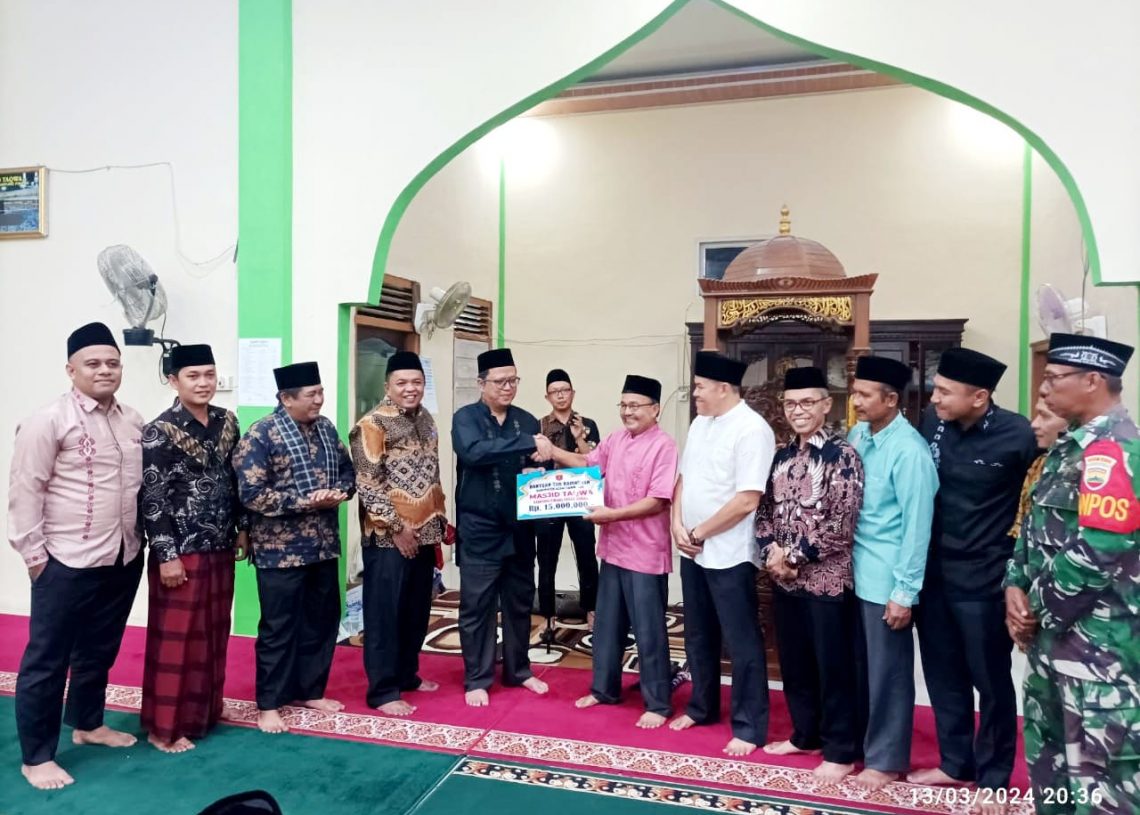Terima Hibah 15 Juta dari TSR VII Agam, Wanag Kampuang Pinang Berterimakasih