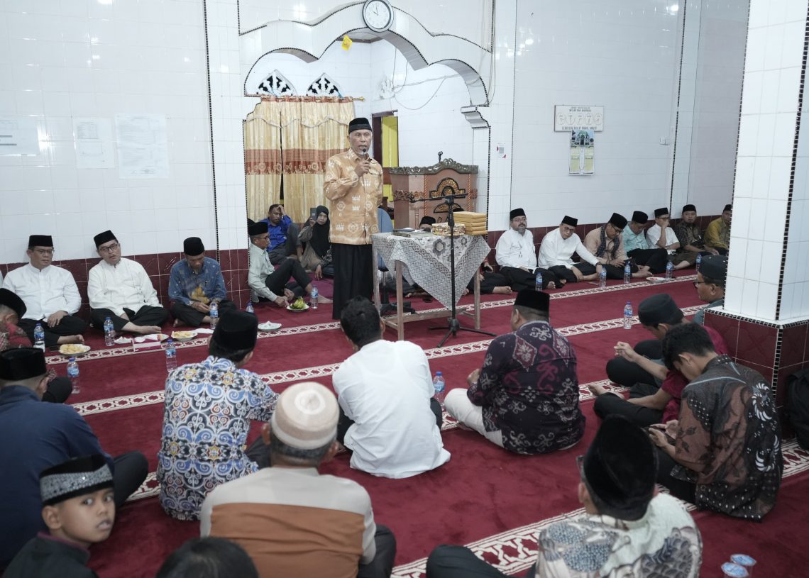 Safari Ramadhan di Marunggi, Gubernur Mahyeldi Sebut Hati Generasi Muda Harus Tertaut ke Masjid