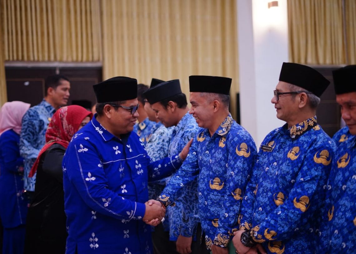 42 Pejabat di Lingkungan Pemkab Padang Pariaman Dilantik, Zahirman di Kominfo Lagi
