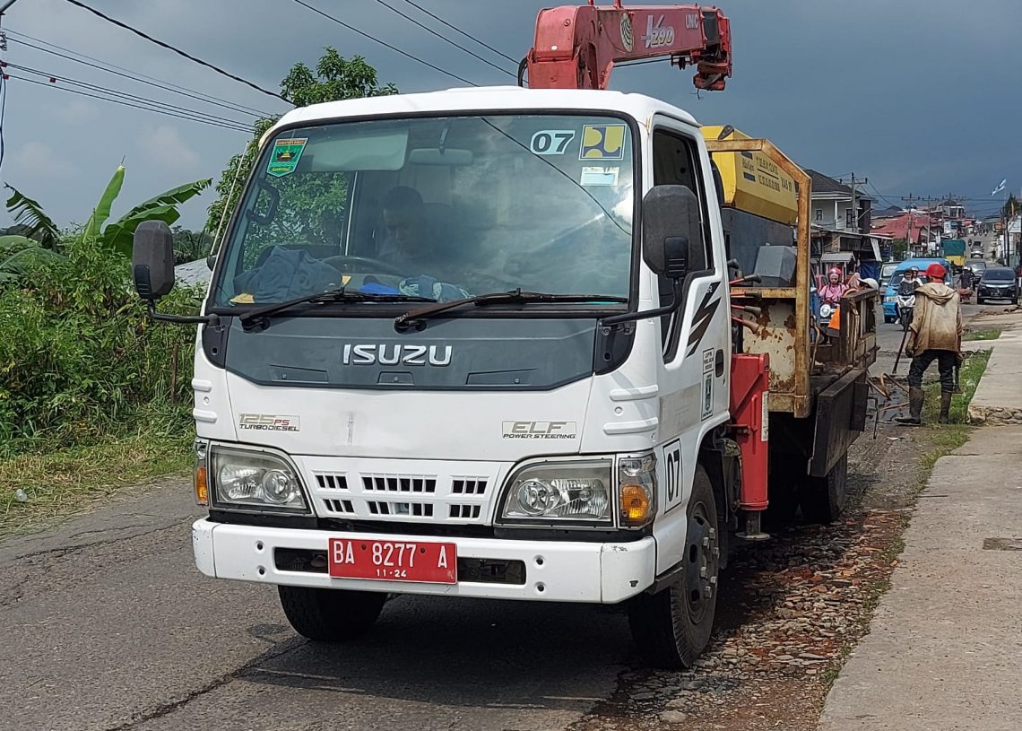 Pemkab Agam Prioritaskan Perbaikan Jalan Manggopoh-Padang Lua