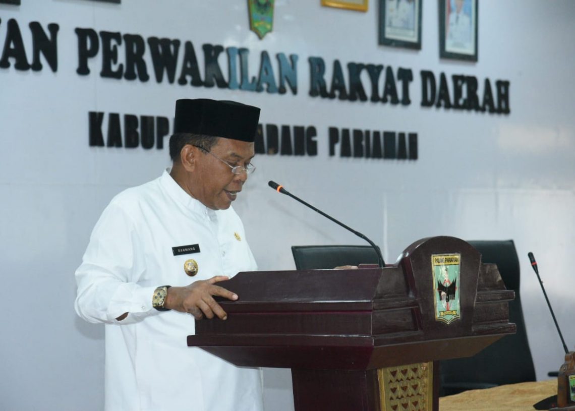 Sampaikan Jawaban Eksekutif, Wabup Rahmang Ajak Legislatif Bergandeng Tangan