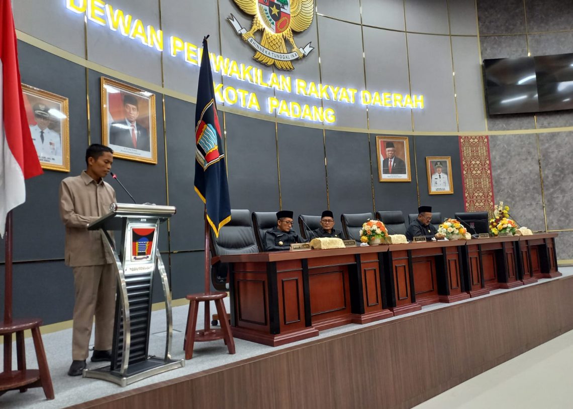 DPRD Gelar Paripurna, Fraksi-fraksi Beri Penilaian Akhir pada LKPJ Walikota Padang Tahun 2023