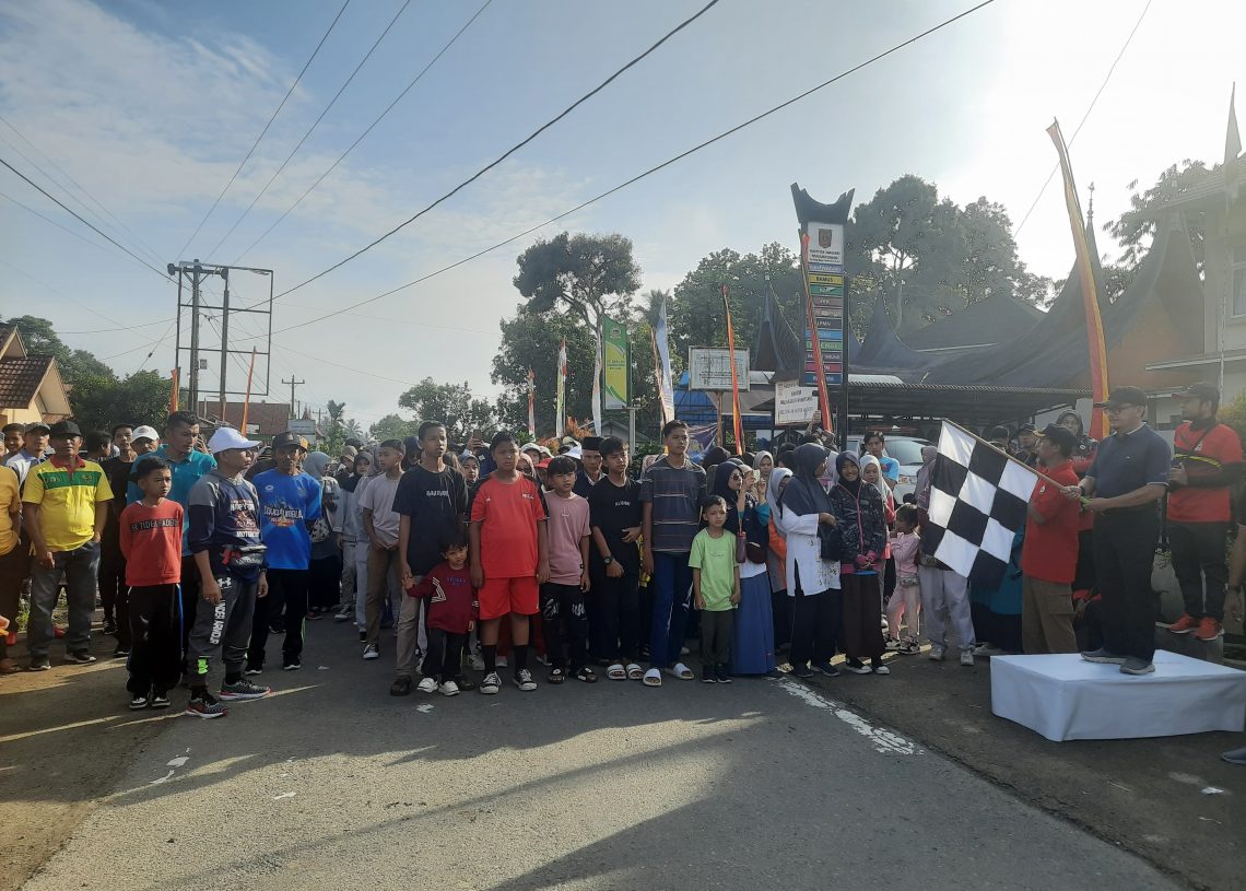 Jalan Sehat Meriahkan Hari Raya Idul Fitri di Nagari Panampuang
