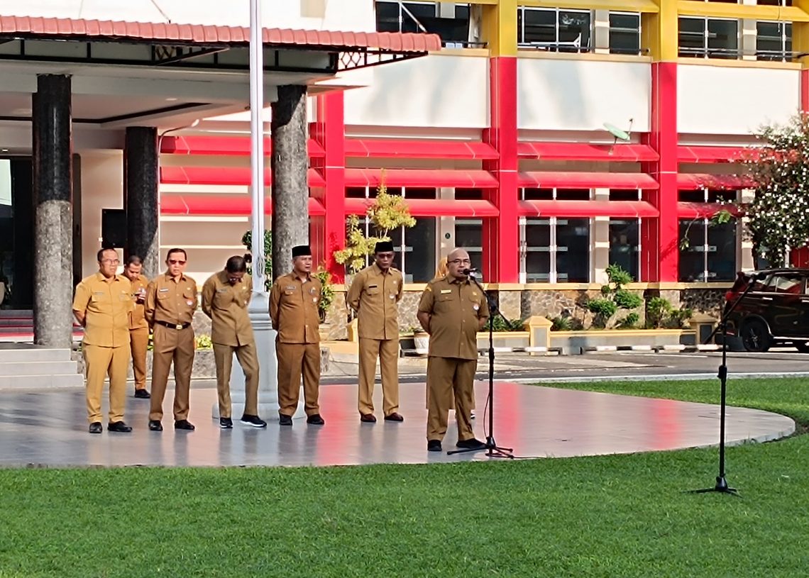 Apel Perdana Pasca Lebaran, Sekda Hansastri Minta Seluruh Pegawai Kembali Berikan Pelayanan Optimal