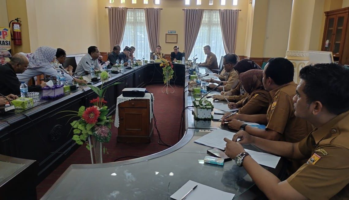 Pj Walikota Roberia Irit Bicara, Serahkan Masalah OPD ke Kemendagri