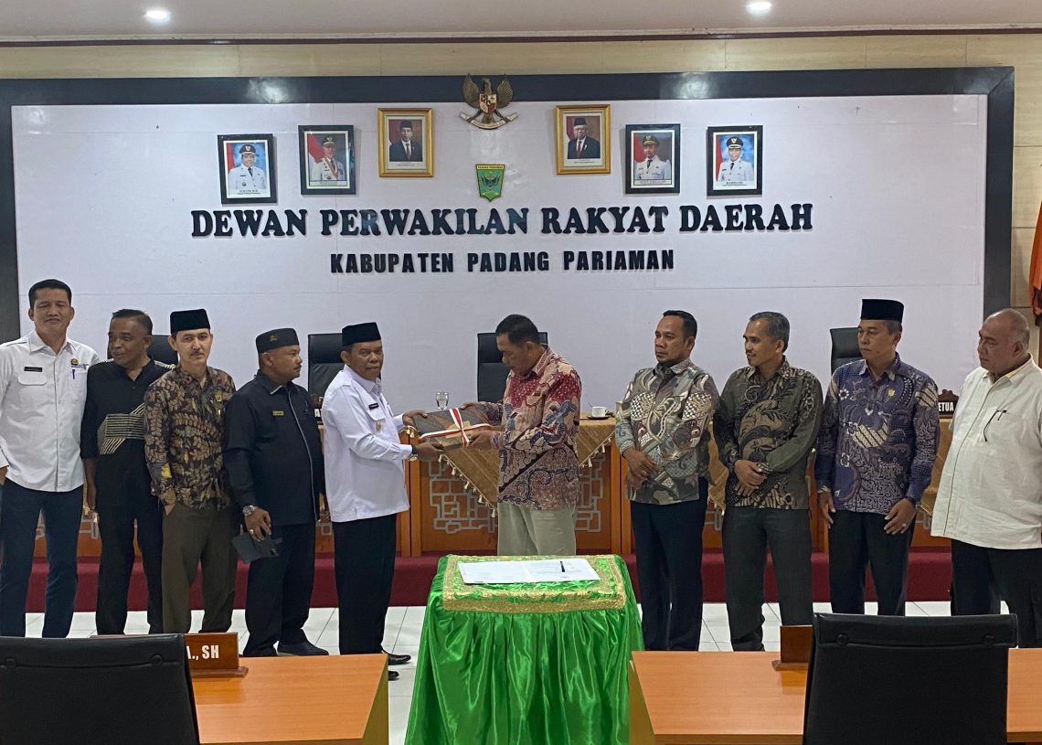 Wabup Rahmang Sampaikan Nota Penjelasan LKPJ Bupati Padang Pariaman Tahun 2023