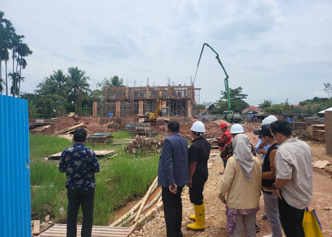 Rektor UNP Lakukan Pemantauan Pembangunan Kampus FK dan PSDKU FPP.