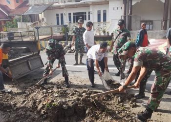 Sikapi Laporan Warga, Bupati Sabar AS Terjunkan Personil Bersihkan Material Bekas Lokasi Banjir